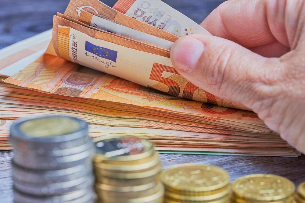 Курсна листа на НБРСМ: Колку чини евро, долар, фунта?