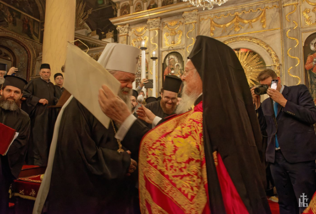 Вселенскиот патријарх му подари на архиепископот Стефан комплет архиепископски панагии