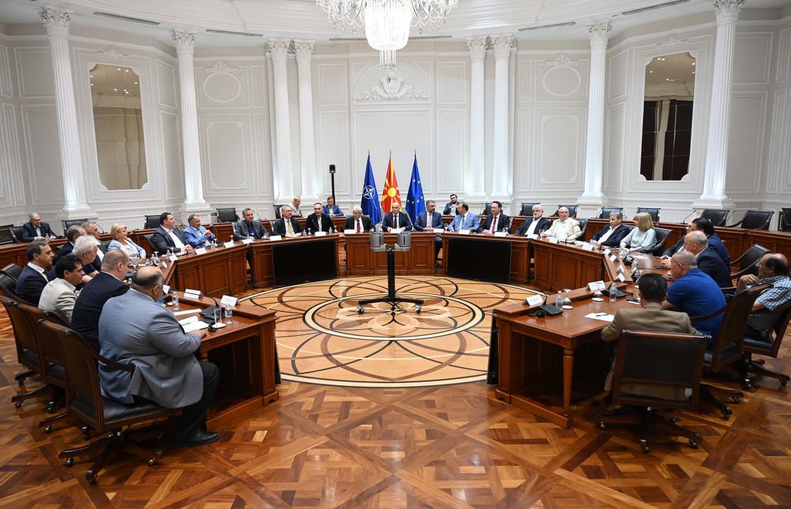 Владината коалиција на средба во 11 часот, ќе се разгледува францускиот предлог