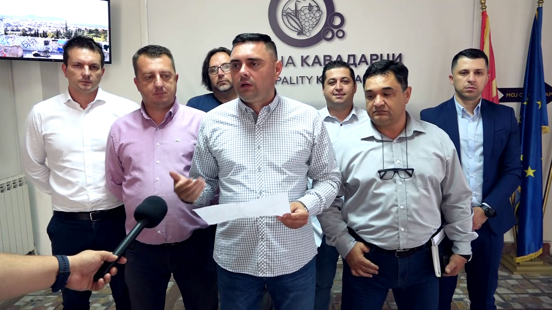 Вработените во општина Кавадарци и јавните претпријатија ќе добијат покачување на платите (видео)
