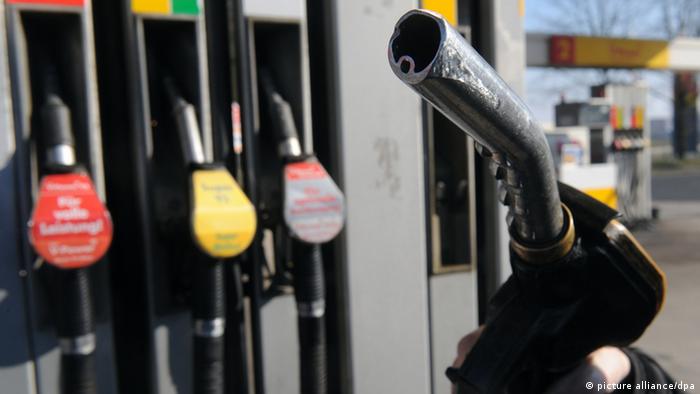 Нови цени,поефтинуваат бензините и дизелот