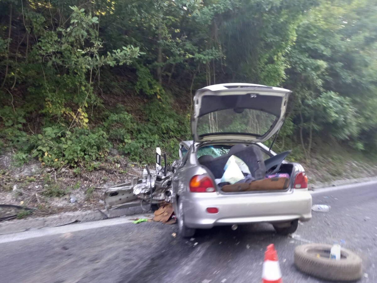 Еден загинат возач во страотната сообраќајка утрово кај Тајмишка раскрсница