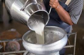 Производителите на млеко незадоволни од цените, дали кајмакот друг го собира?