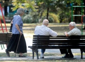 Пензионерите од крајот на месецот ќе добиваат повисоки пензии