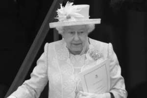 Мистеријата околу писмото на кралицата Елизабета кое ќе биде отворено дури во 2085 година