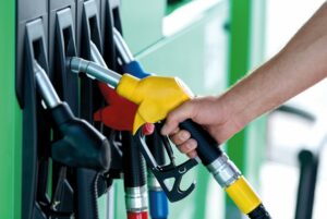 Бензините и дизелот остануваат по иста цена