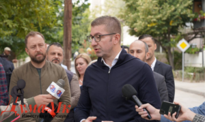 Мицкоски: Ќе си заминам од политиката доколку поминат уставните измени во Собрание