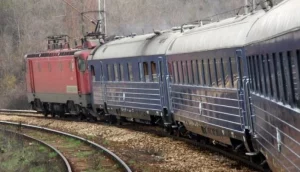 Детали од МВР: Малолетничката од Волково добила струен удар откако се качила на вагон