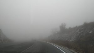 Поради магла на патниот правец Тетово - Попова Шапка намалена видливост до 50 метри