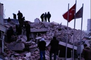 Во синоќешните земјотреси во Сирија и Турција загинаа 11 лица