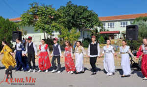 (Фото) Учениците на ООУ„Рајко Жинзифов“ приредија одбележување на меѓународниот ден на бошњаците во велешко Горно Оризари
