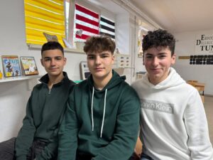 Уште два тима од велешката гимназија во ТОП 50 на „Милионер“, гласајте за EduLink и EduVerse 67d667f5-ea08-4722-b75d-7ec9b883dc93 (1)