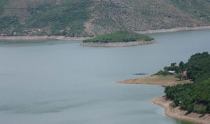 Рибочуварка на Тиквешко езеро пријавила напад од брачен пар tikvesko-ezero