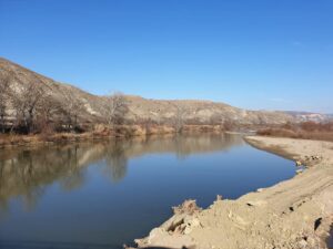 Велешките пожарникари извадиле леш од река Вардар, ОЈО Велес превзело истражни мерки vardar