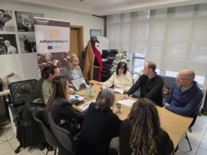 Дума.мк ја предаде на ЗНМ „Анализата“ од проектот „Јасно и гласно !“ со наодите за безбедноста на локалните новинари (фото) Media (46) (1)