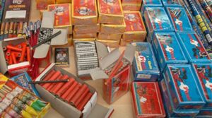 МВР: Не купувајте пиротехника на децата за празниците, опасно е petardi-kutii