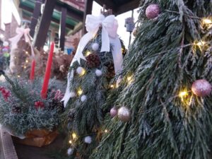 Може ли просечно велешко семејство да си дозволи украсување на природна наместо пластична новогодишна елка?! (видео) 20251229_161954