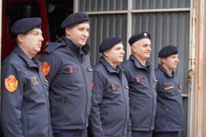 пожарникари