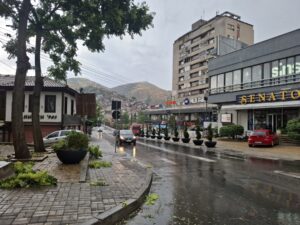 Облачно и значително посвежо со можни локални и поројни дождови Foto - Posle dozdot