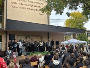 Гимназијалците во Велес, по петти пат, му оддадоа почит на Тоше Проески 3