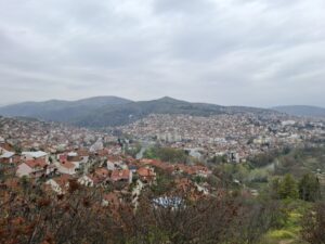 Ведро и студено утро со сончев и релативно топол ден VELES